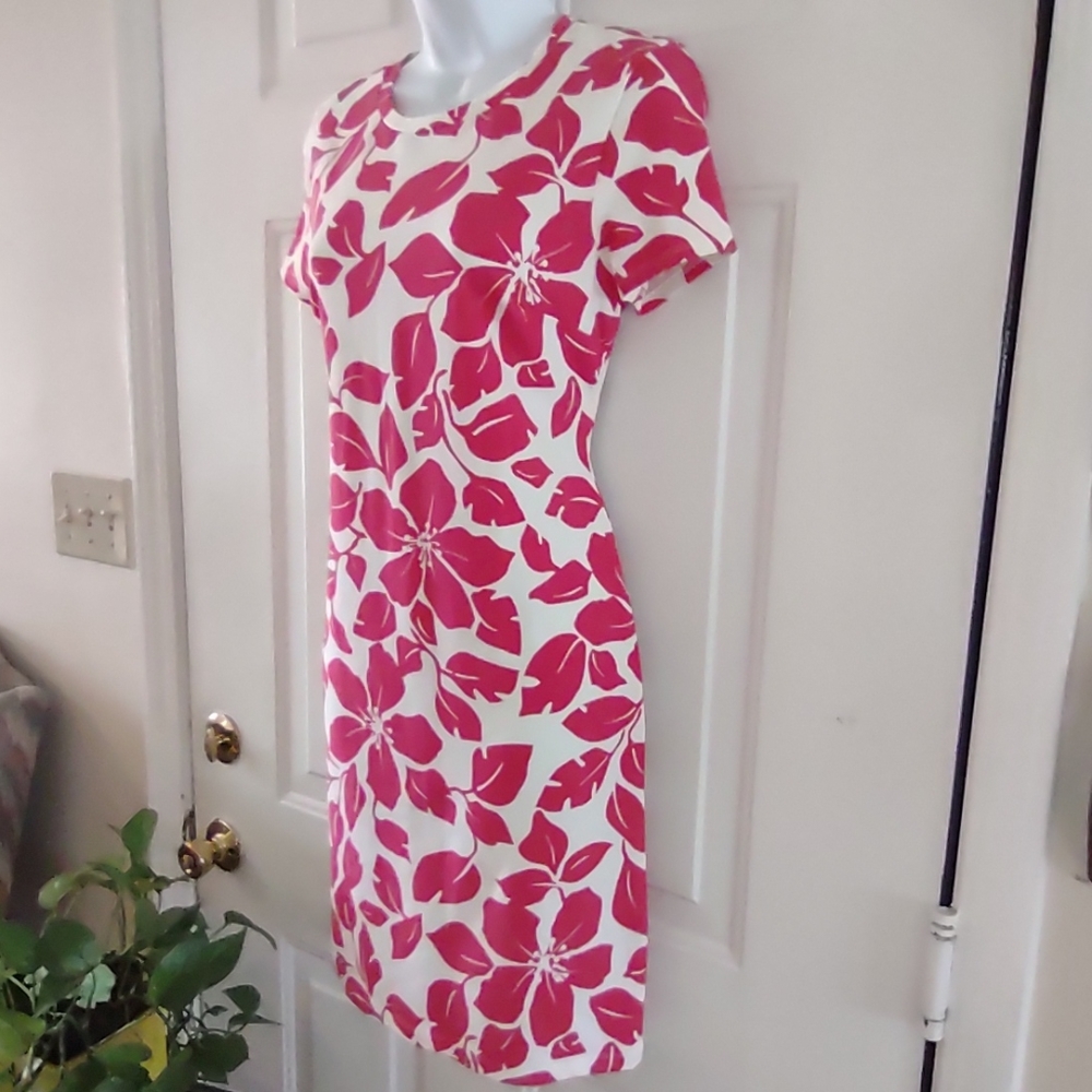 Old Navy White/Pink Floral Dress. Size Sp. NWOT